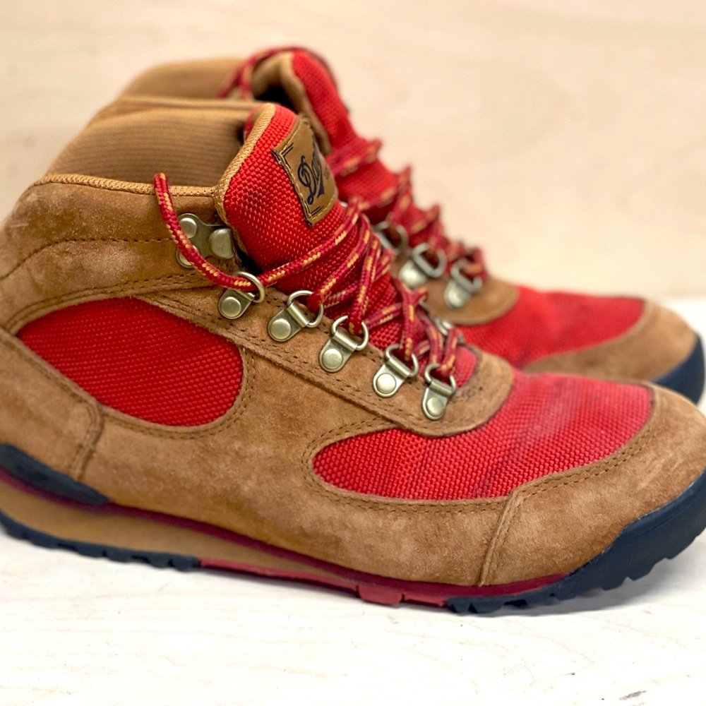 Danner women’s lace up hiking boot JAG size 7.0 brown and red